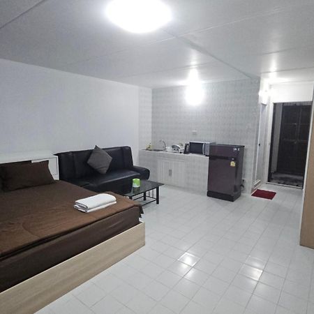 New Room Nonthaburi Luaran gambar